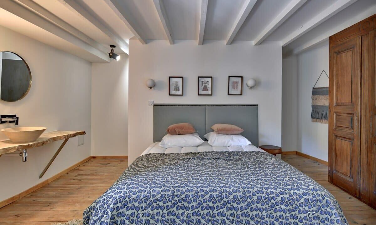 Photo of Bedroom in Maussane