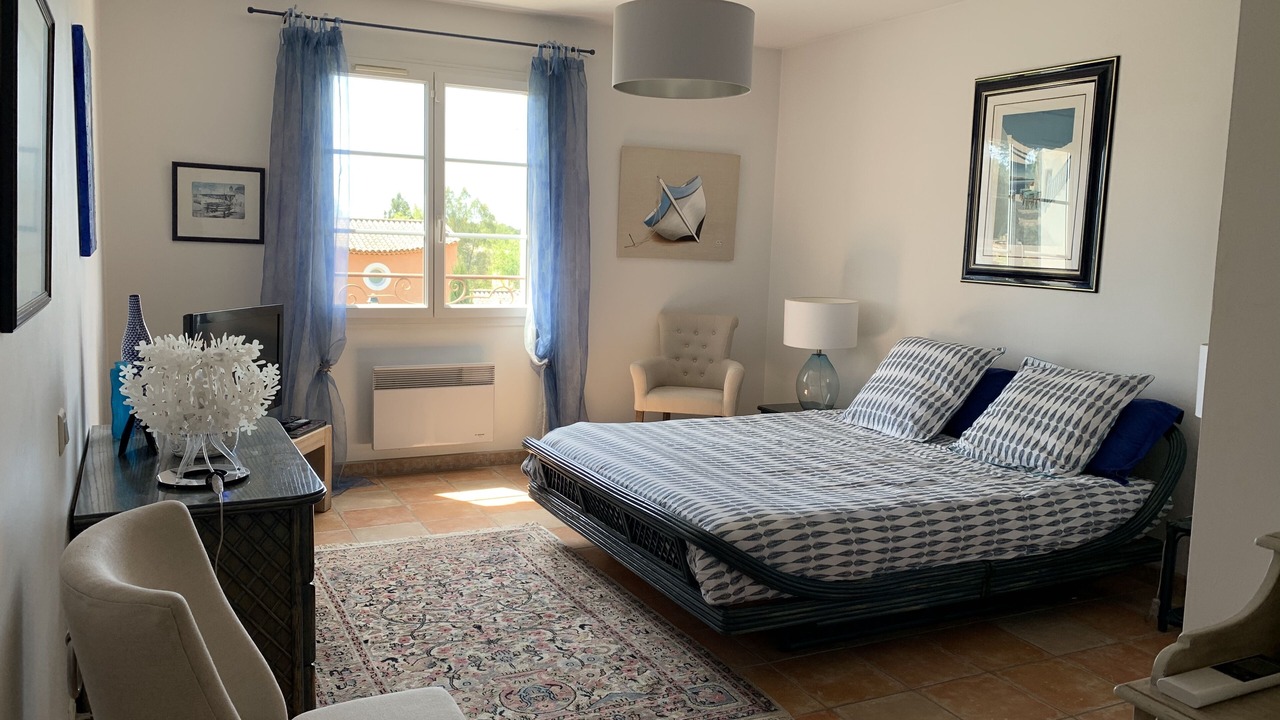 Photo of Bedroom in Eguilles