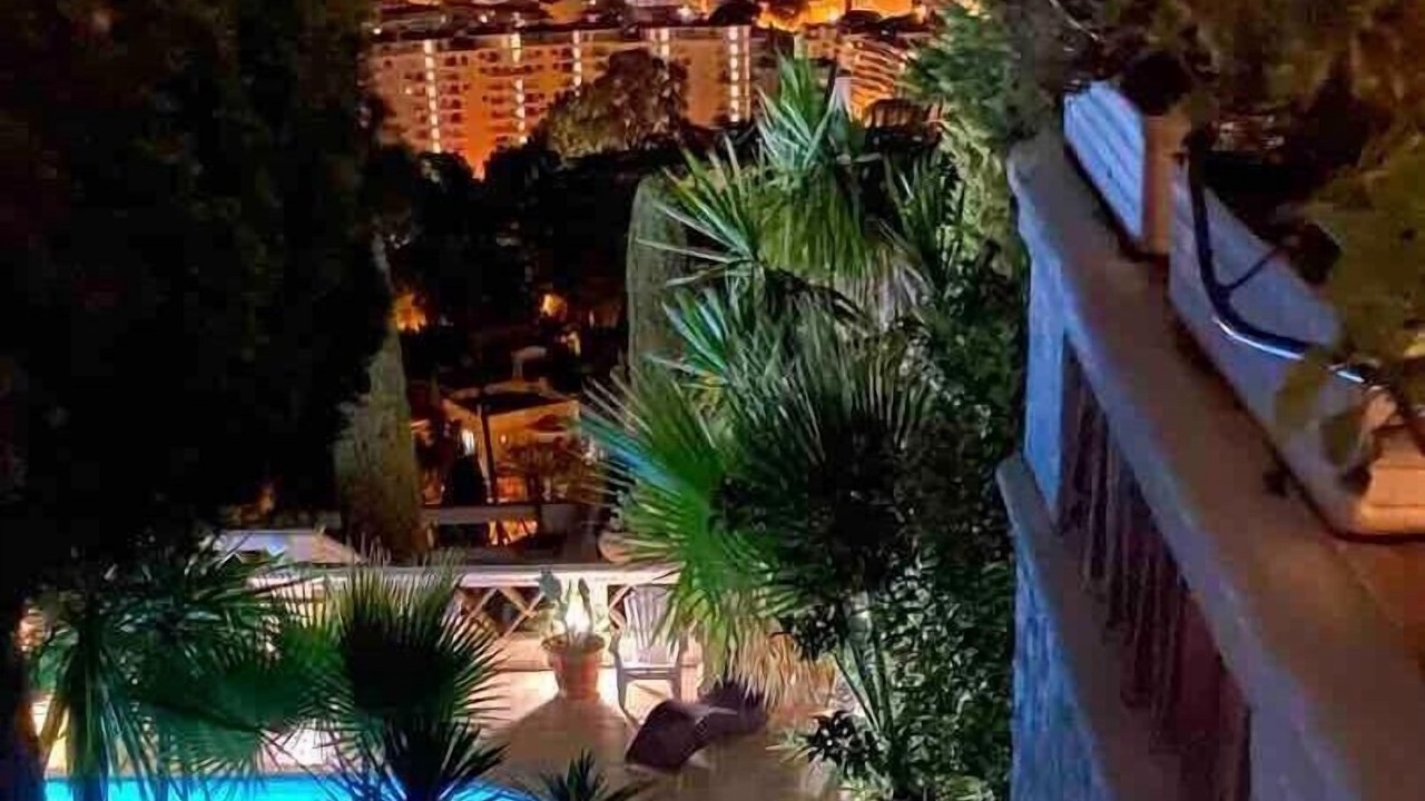 Photo of Outdoor in California - Pezou