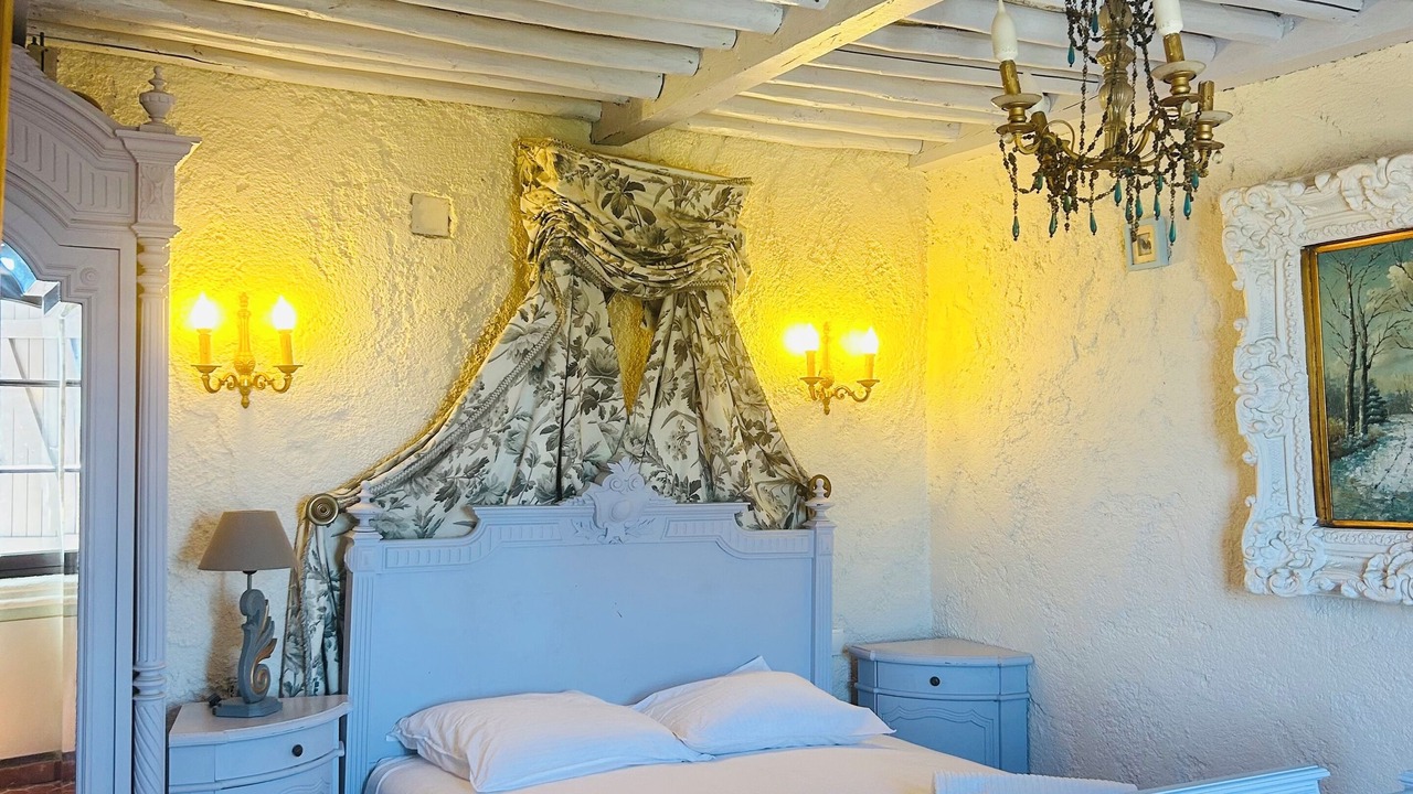 Photo of Bedroom in California - Pezou