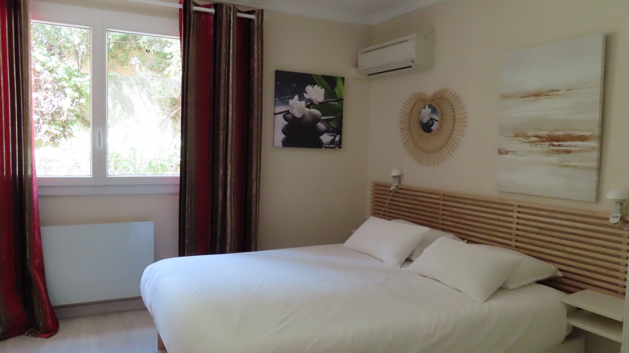 Photo of Bedroom in Bandol
