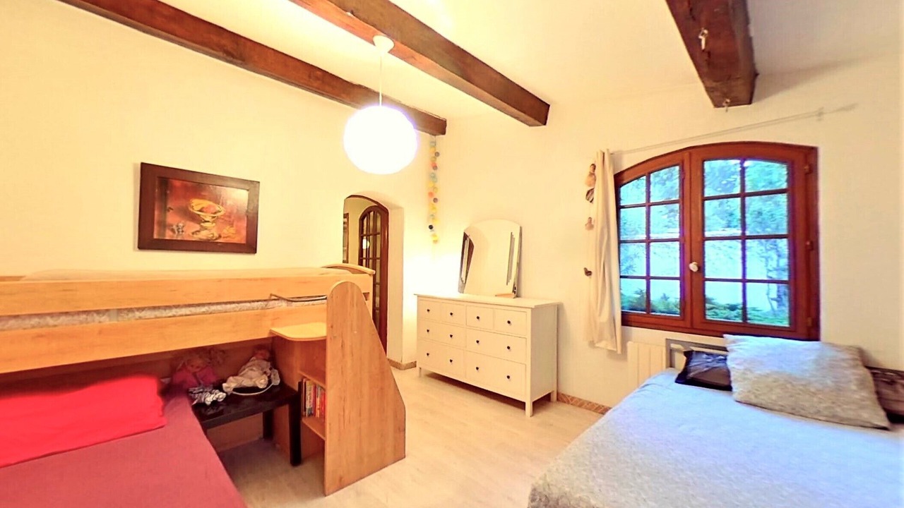 Photo of Bedroom in Mimet