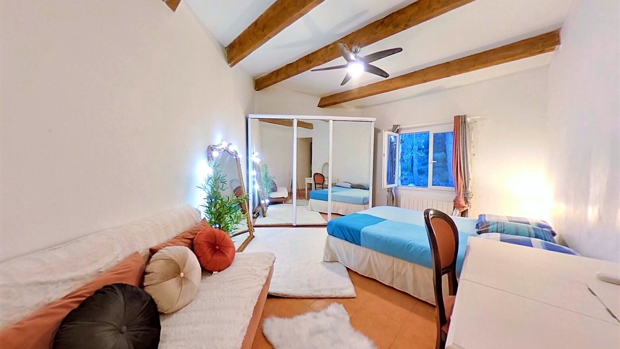Photo of Bedroom in Mimet