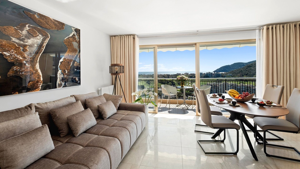 Photo of Livingroom in Mandelieu-La-Napoule