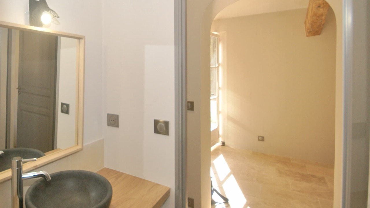 Photo of Bathroom in Eyragues
