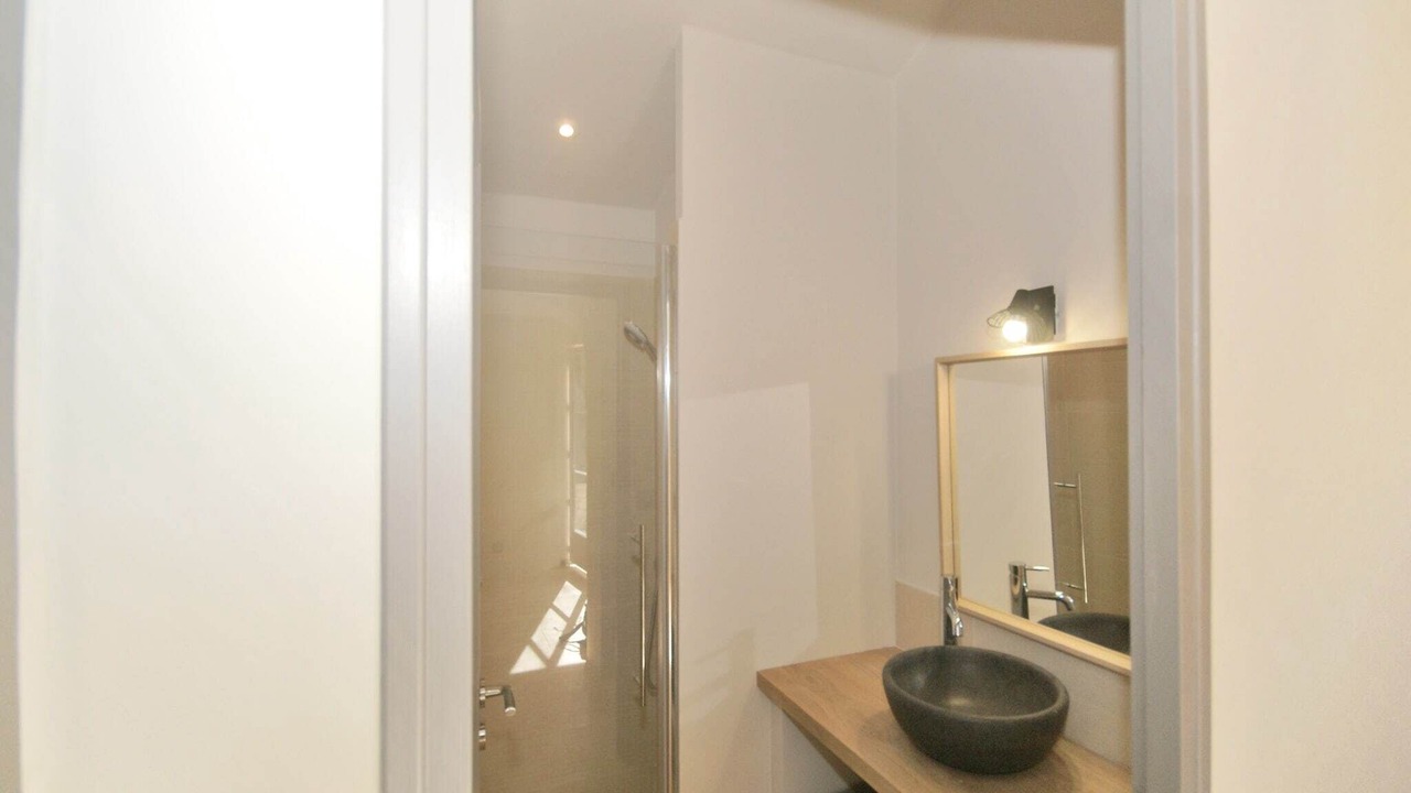 Photo of Bathroom in Eyragues