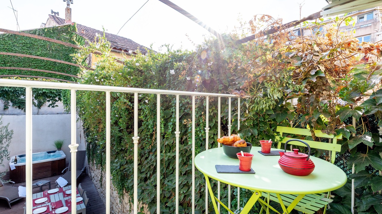 Photo of Outdoor in Avignon City Centre