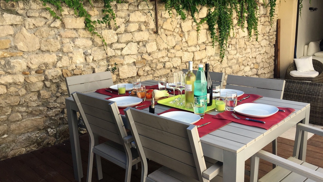 Photo of Outdoor in Avignon City Centre