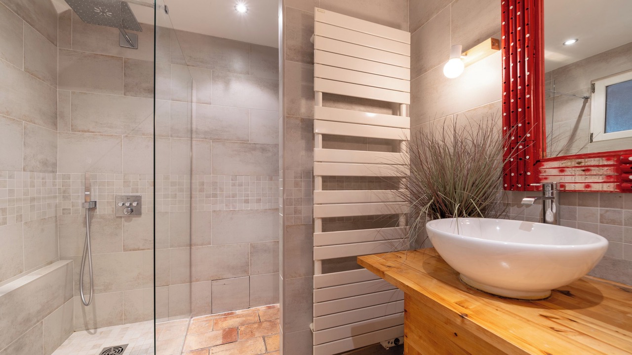 Photo of Bathroom in Avignon City Centre