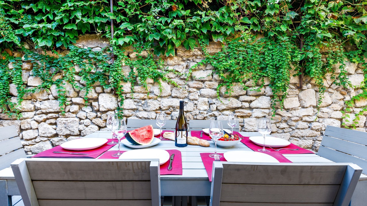Photo of Outdoor in Avignon City Centre