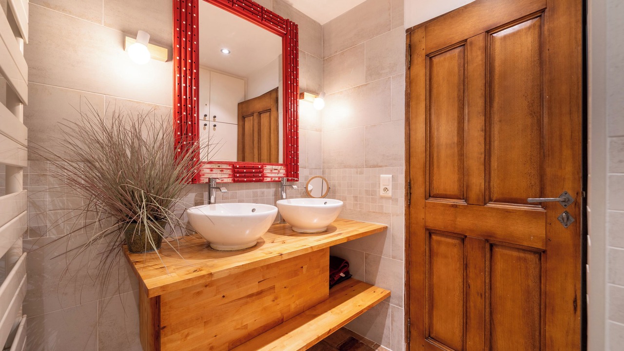 Photo of Bathroom in Avignon City Centre