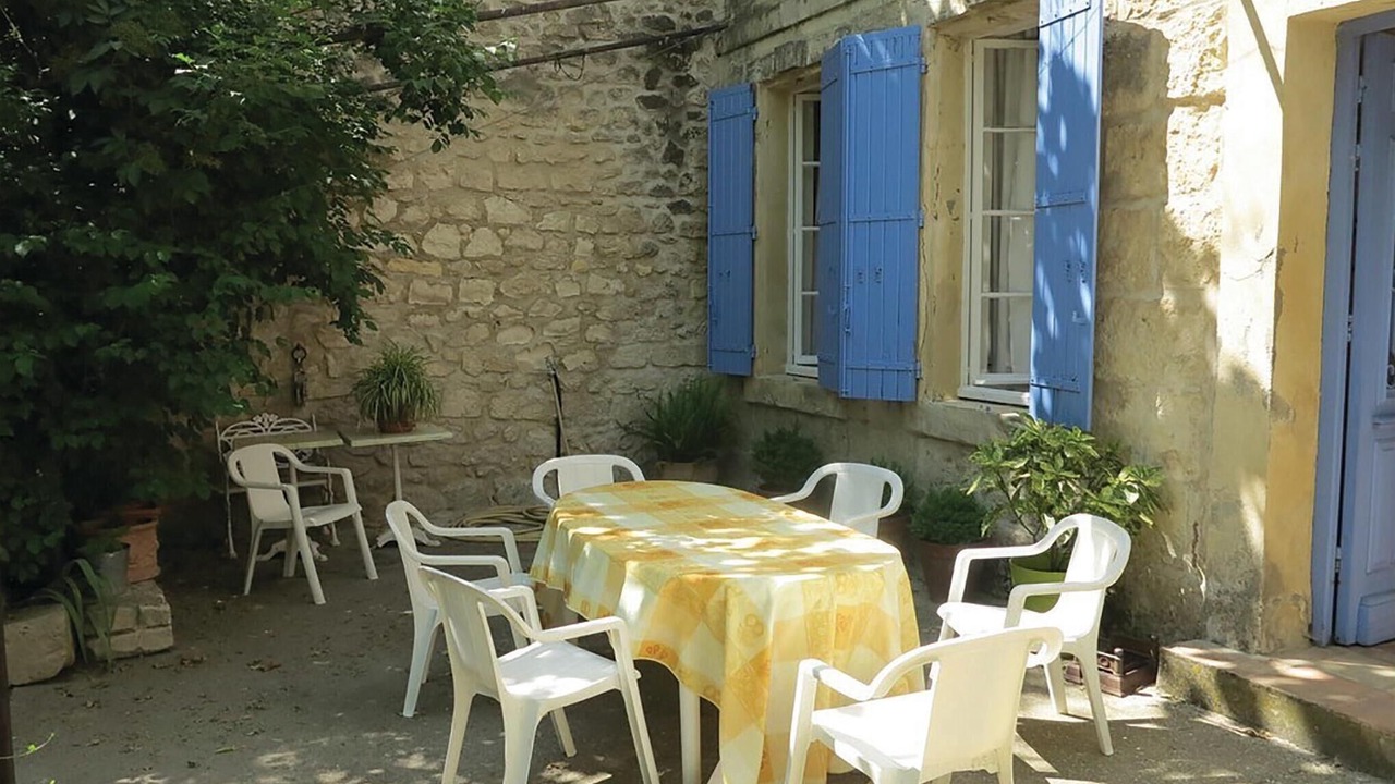 Photo of Others in Albaron
