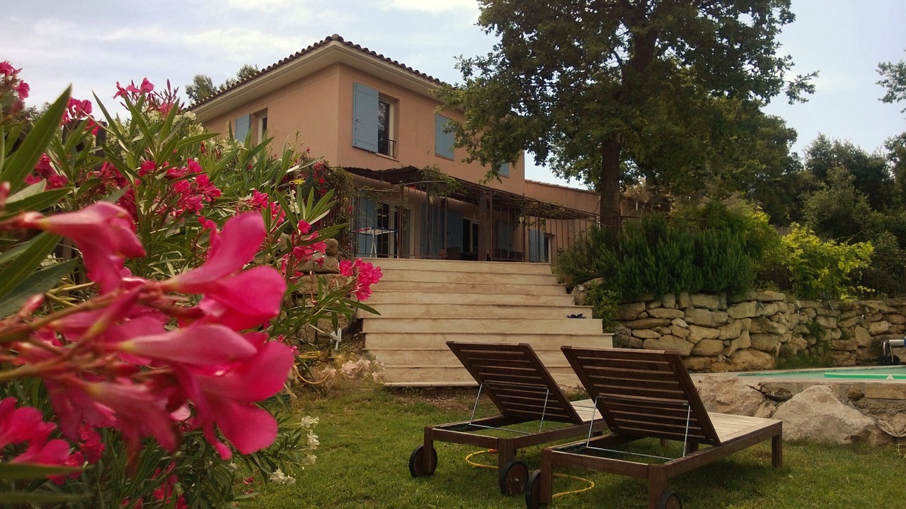 Photo of Outdoor in Lambesc
