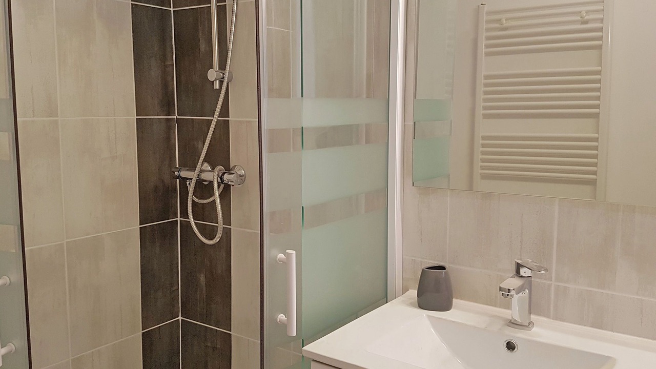 Photo of Bathroom in Montouliers