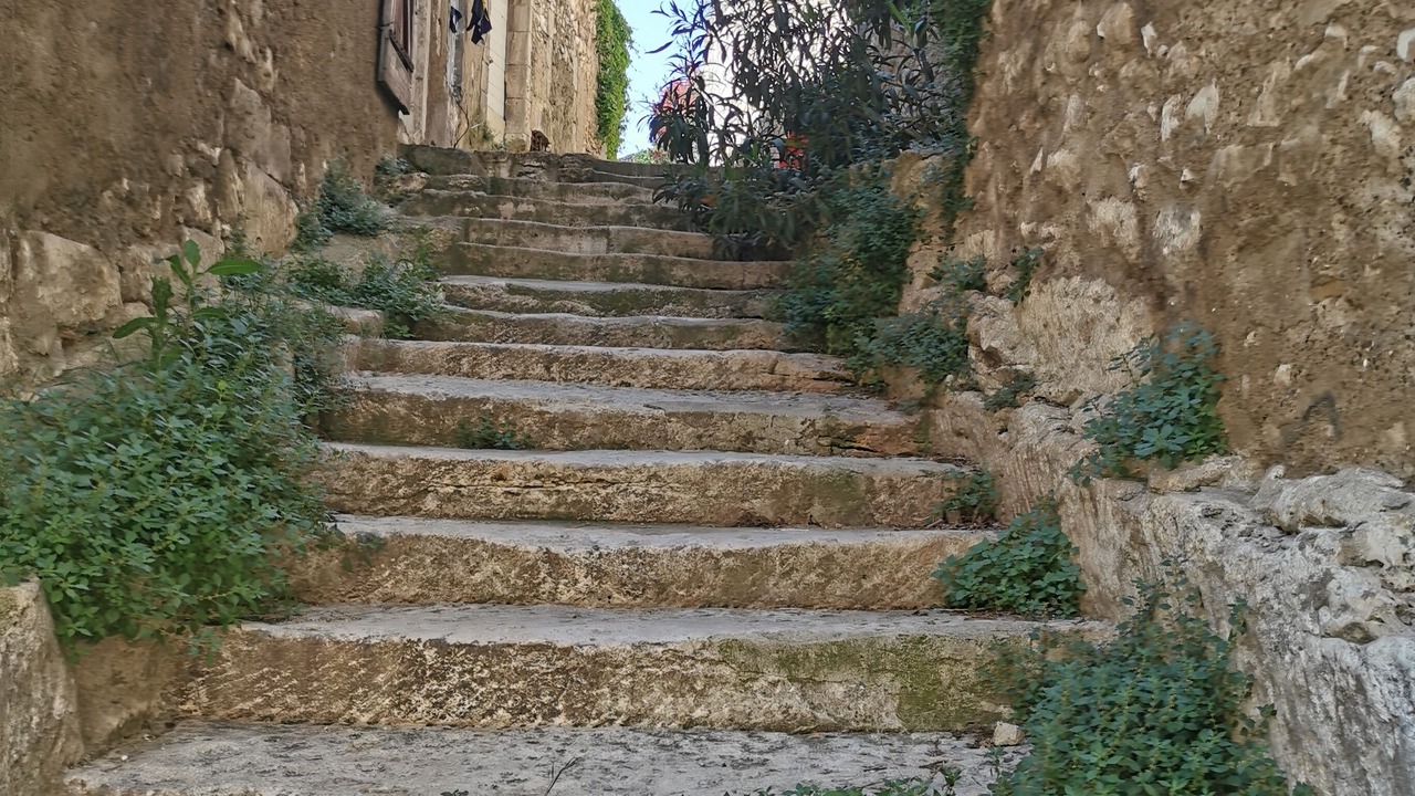 Photo of Outdoor in Orgon