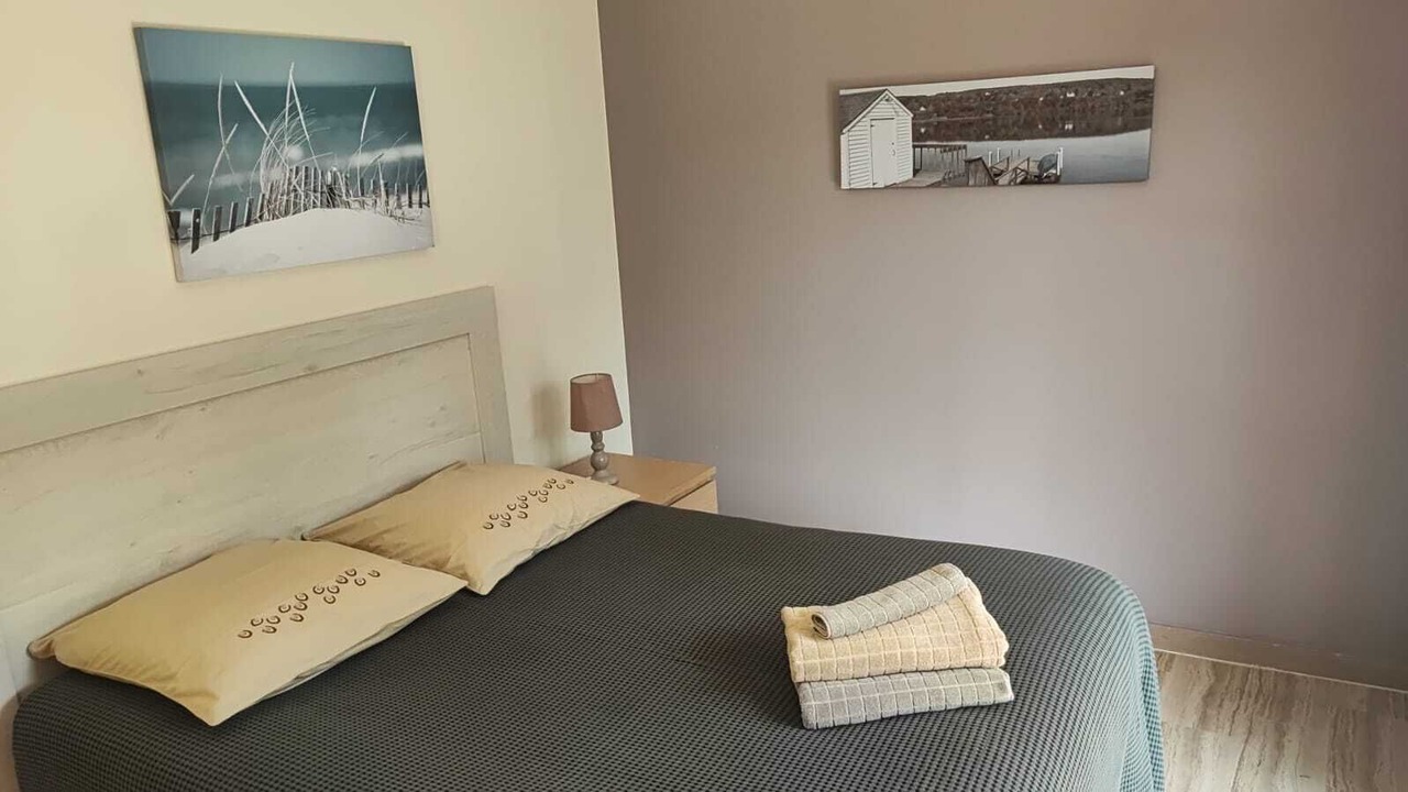 Photo of Bedroom in California - Pezou