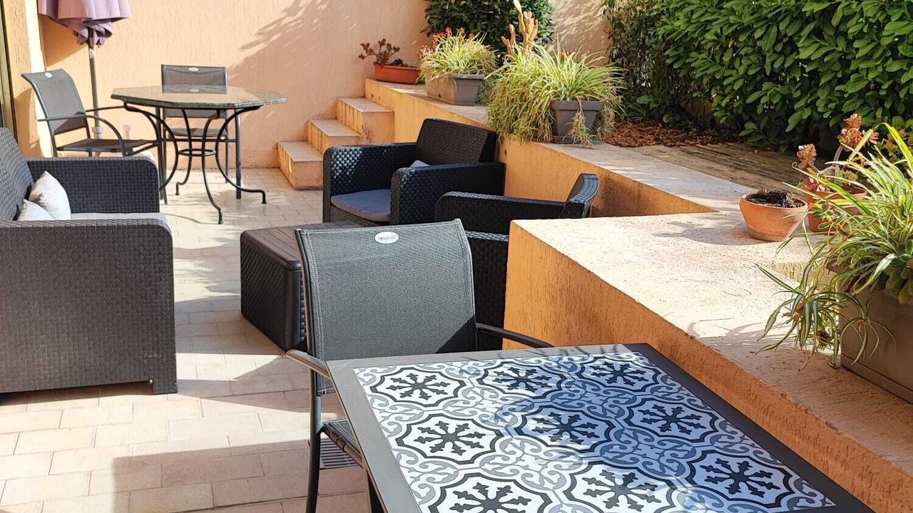 Photo of Outdoor in California - Pezou