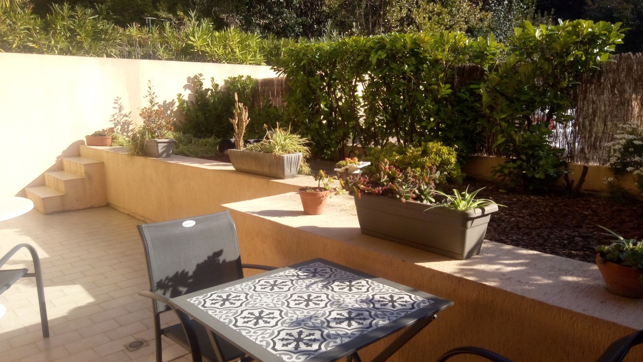 Photo of Outdoor in California - Pezou