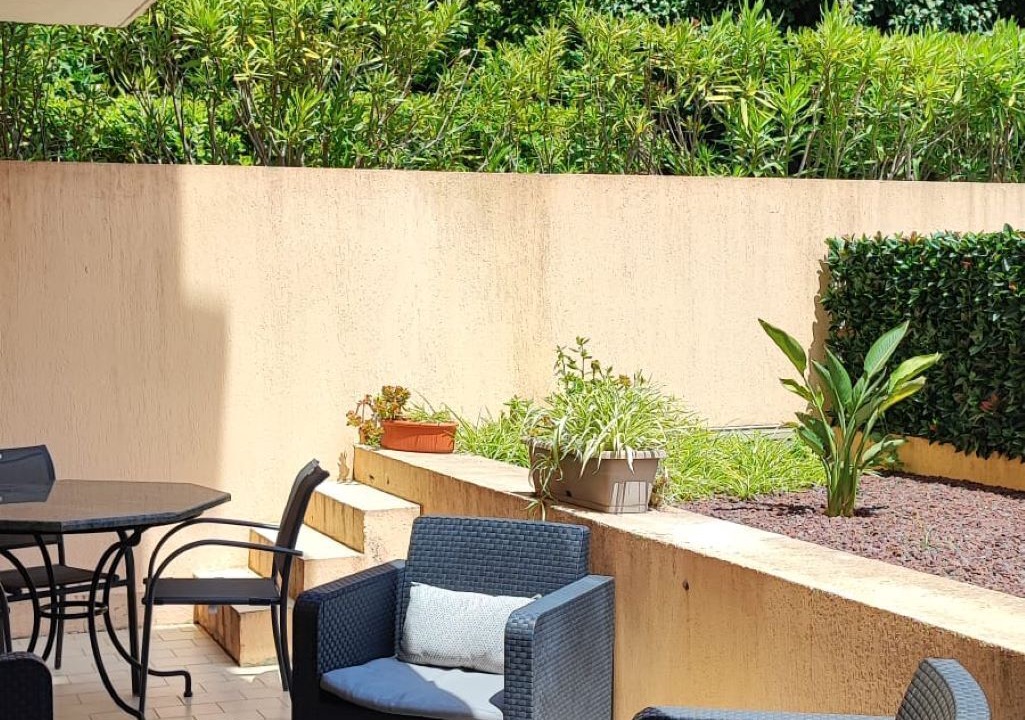 Photo of Outdoor in California - Pezou