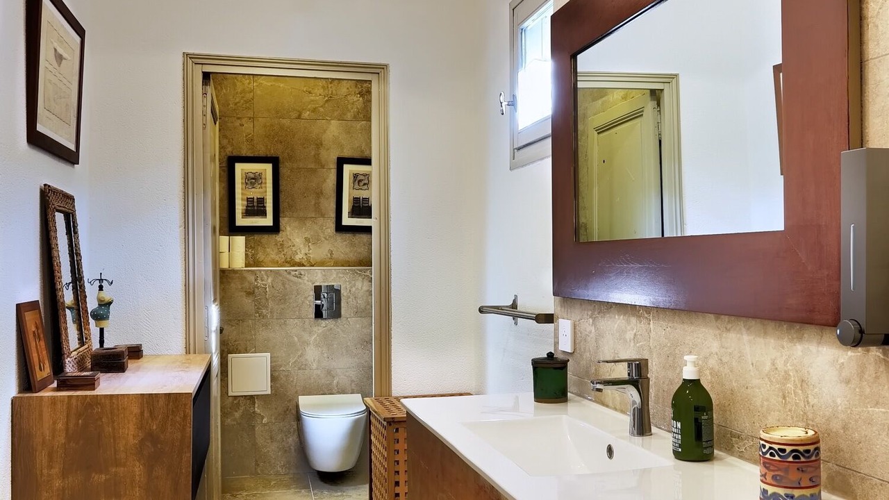 Photo of Bathroom in Arles