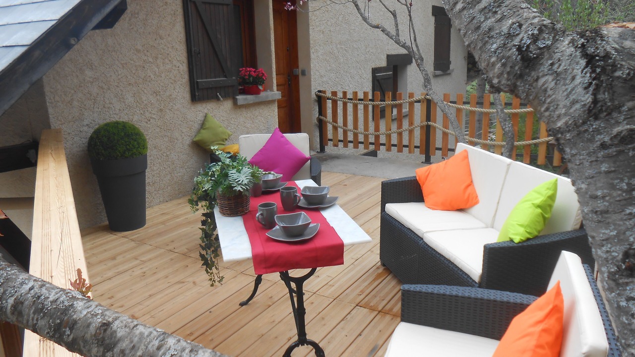 Photo of Patio Balcony in Faucon-de-Barcelonnette