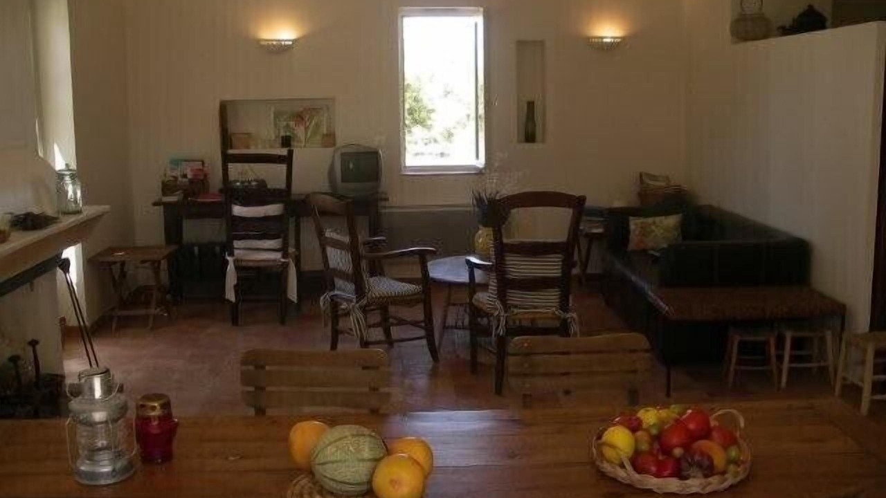 Photo of Livingroom in Buoux