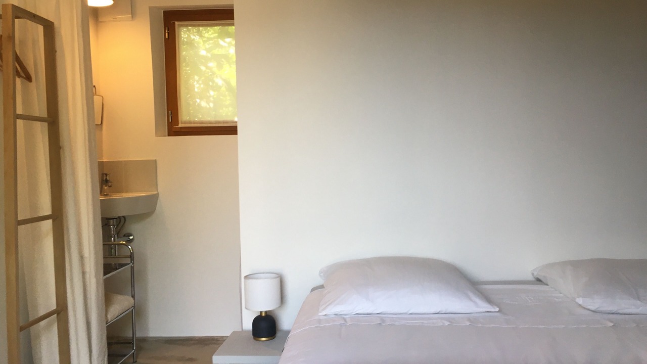 Photo of Bedroom in Saint-Martin-de-Castillon