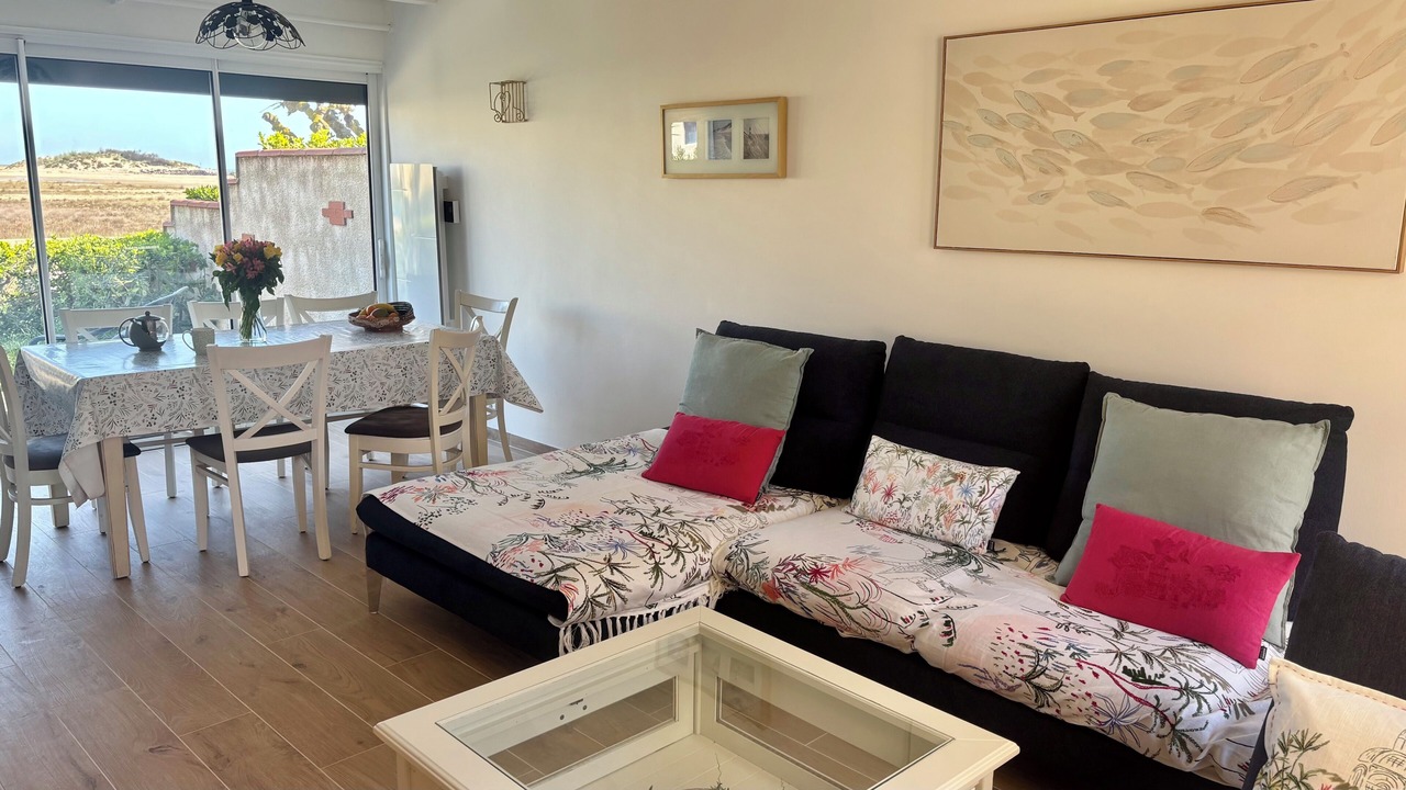 Photo of Livingroom in Saint-Pierre-la-Mer