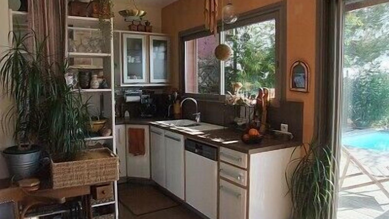 Photo of Kitchen in Saint-Come-et-Maruejols