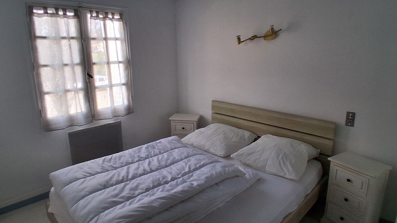 Photo of Bedroom in Saint-Pierre-la-Mer