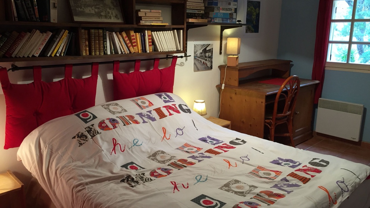Photo of Bedroom in Ensues-la-Redonne