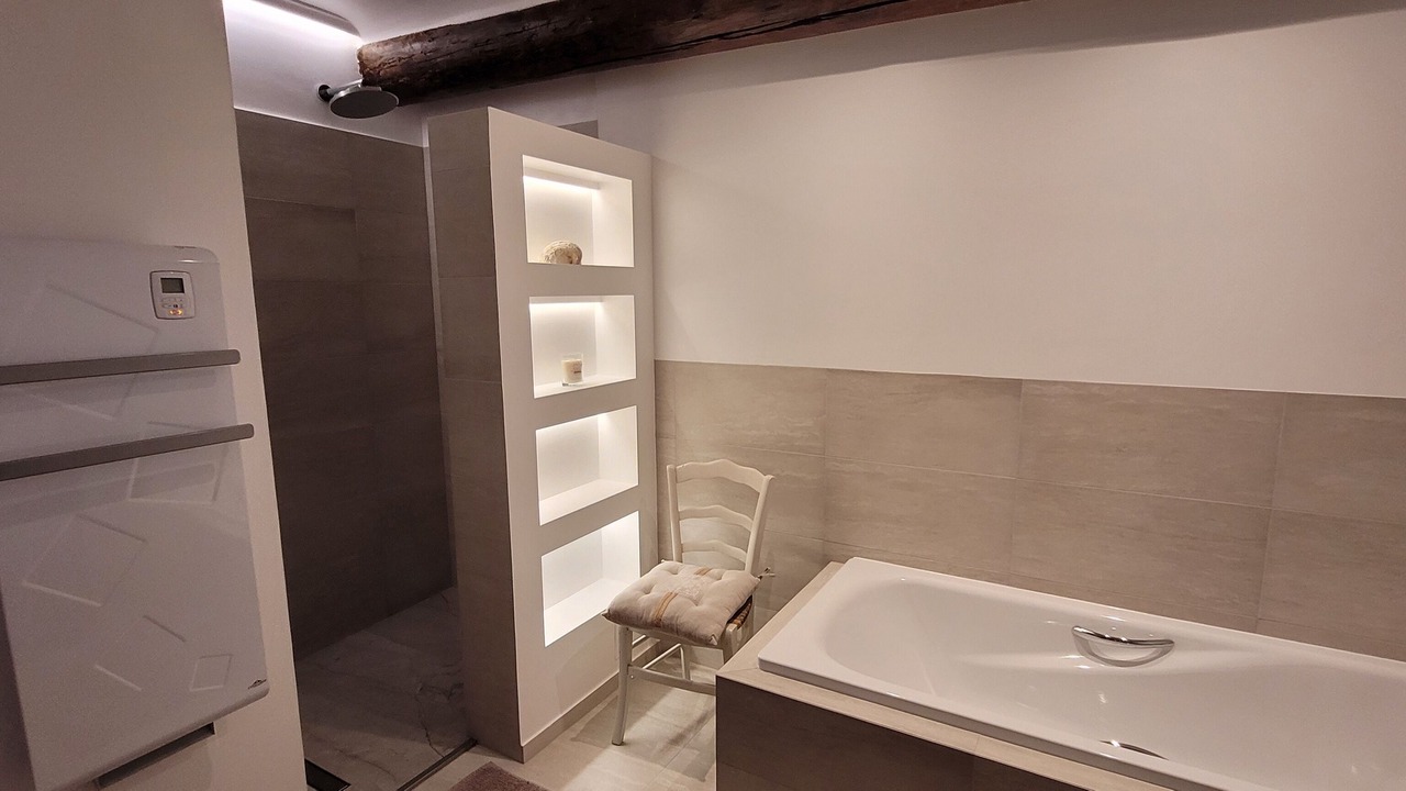 Photo of Bathroom in Bonnieux