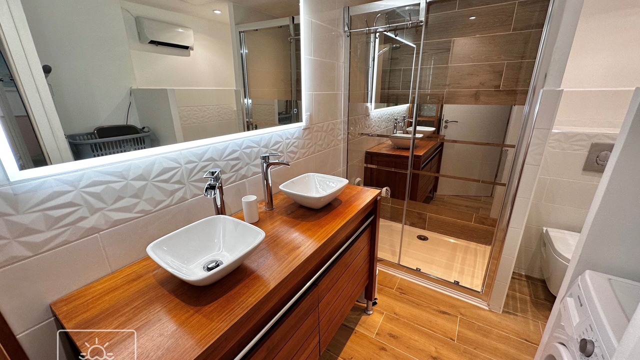 Photo of Bathroom in Carqueiranne