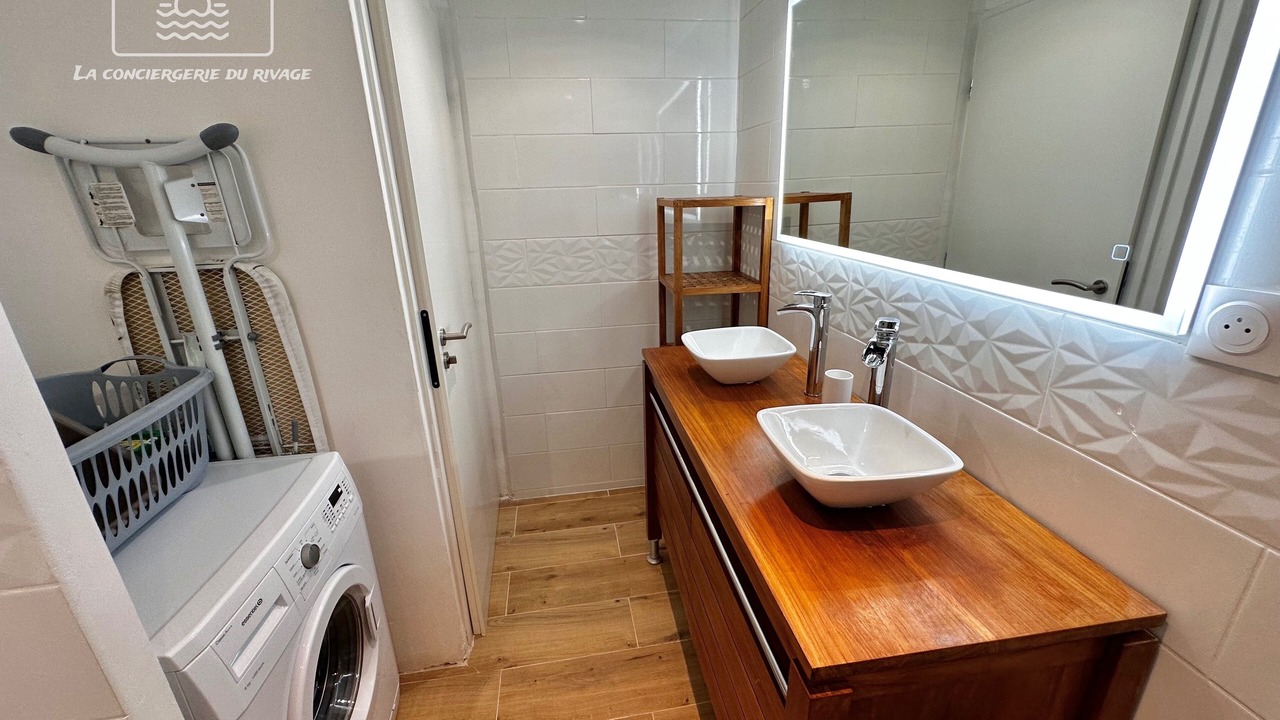 Photo of Bathroom in Carqueiranne