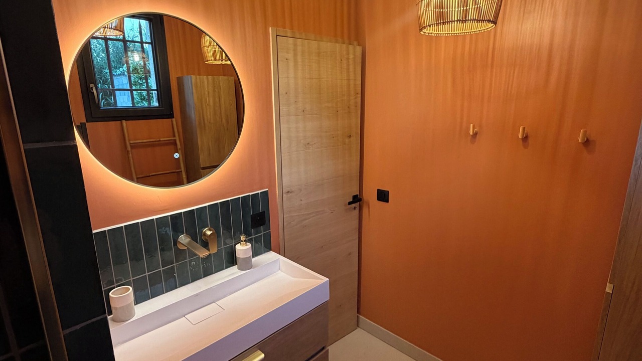 Photo of Bathroom in St.-Remy-de-Provence