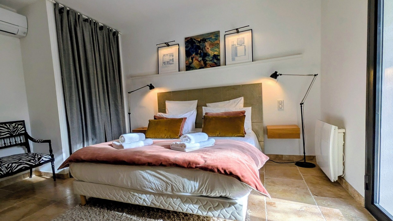 Photo of Bedroom in Eygalieres