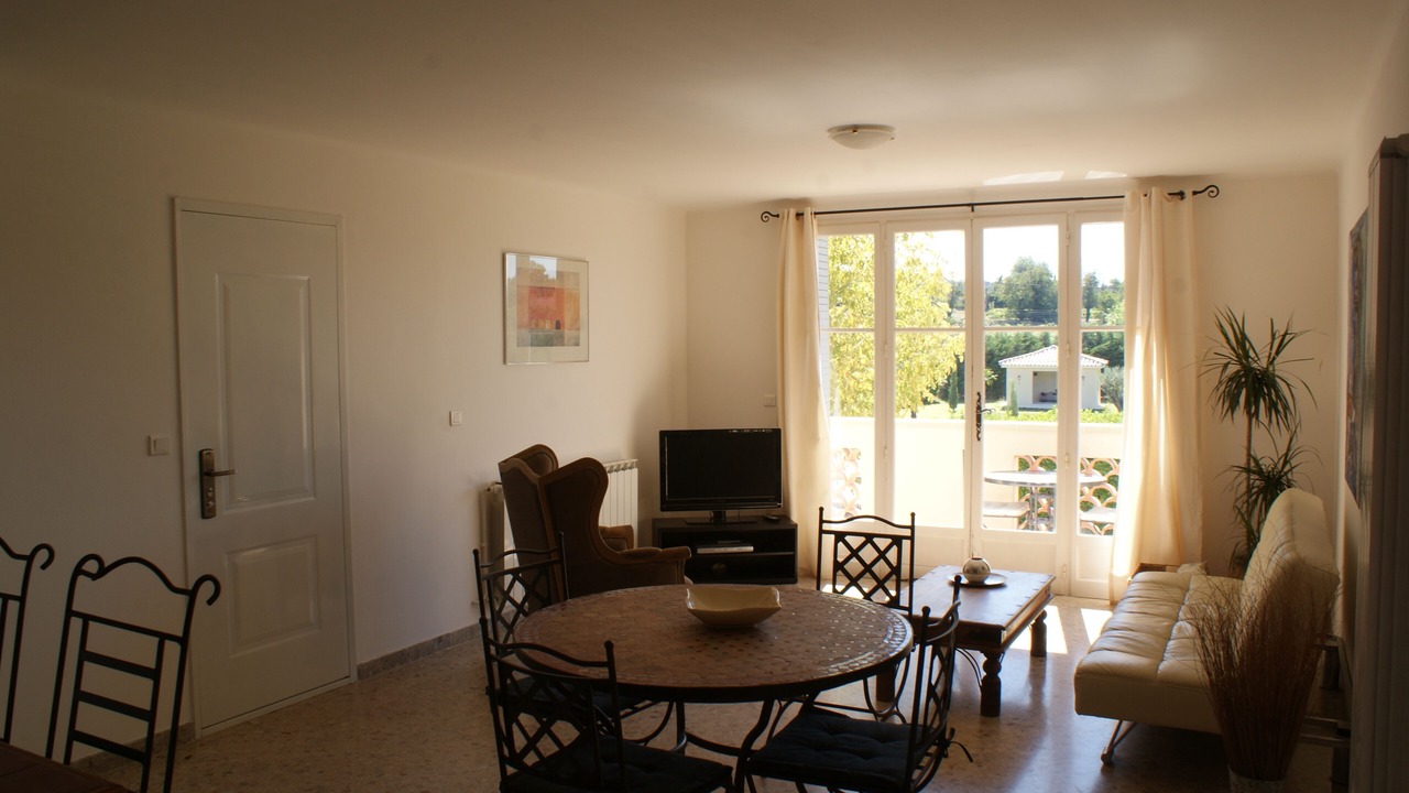 Photo of Livingroom in Orange