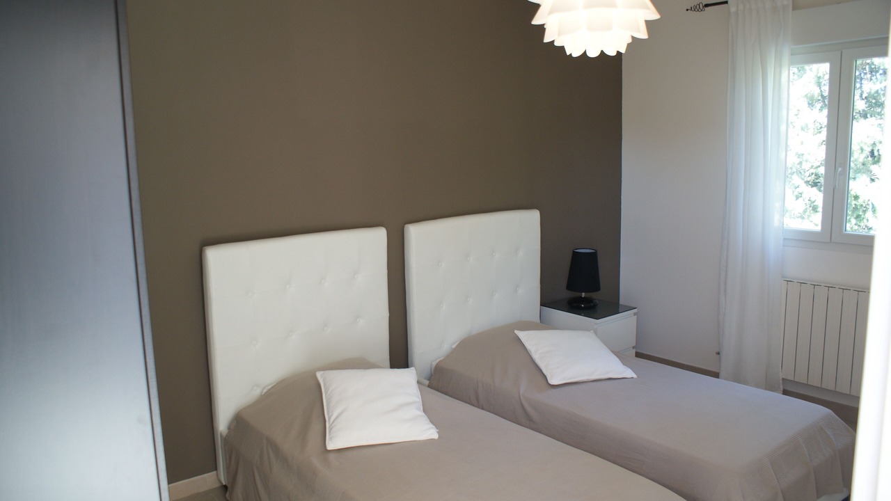 Photo of Bedroom in Orange