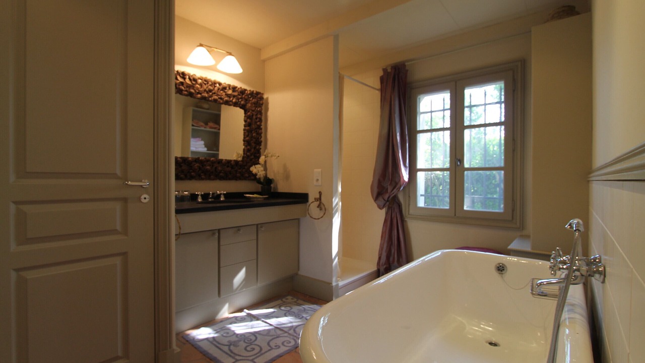 Photo of Bathroom in Chateaurenard