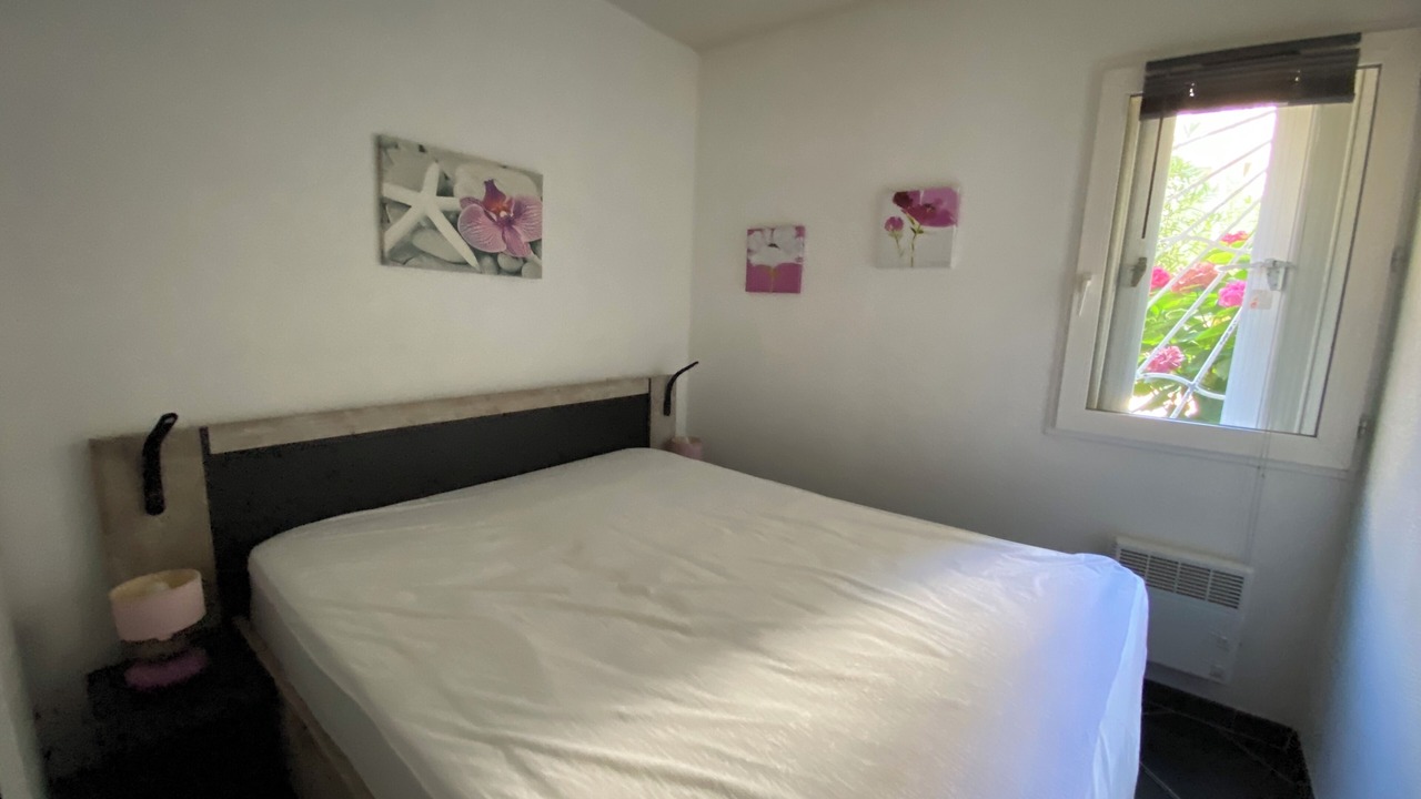 Photo of Bedroom in Sete