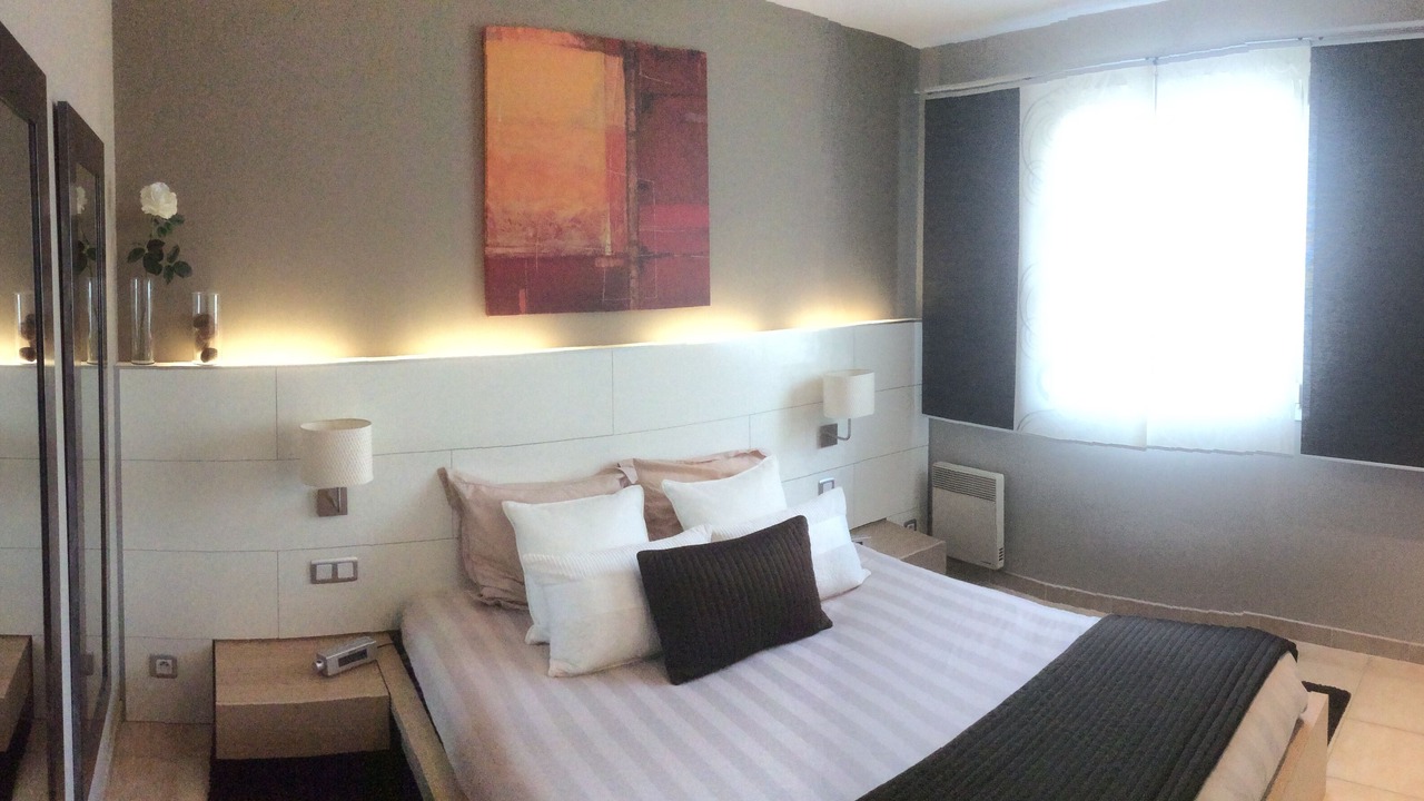 Photo of Bedroom in Ensues-la-Redonne
