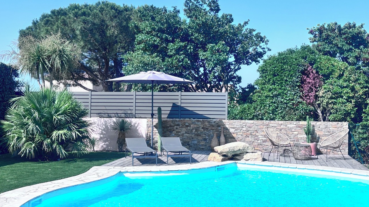 Photo of Outdoor in Ensues-la-Redonne