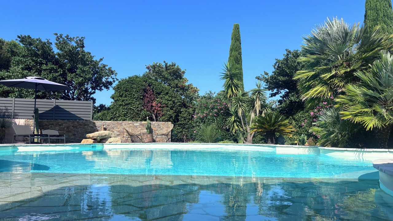 Photo of Outdoor in Ensues-la-Redonne