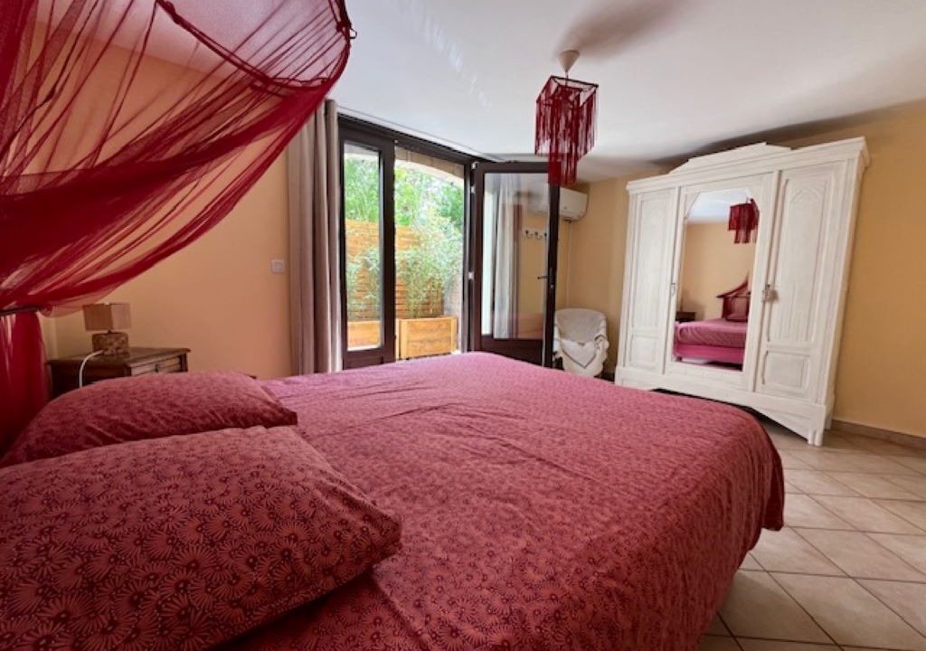 Photo of Bedroom in Velleron