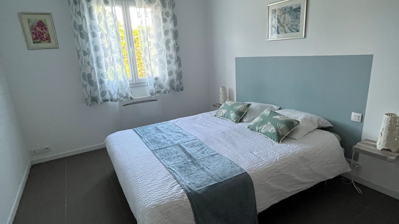 Photo of Bedroom in Eguilles