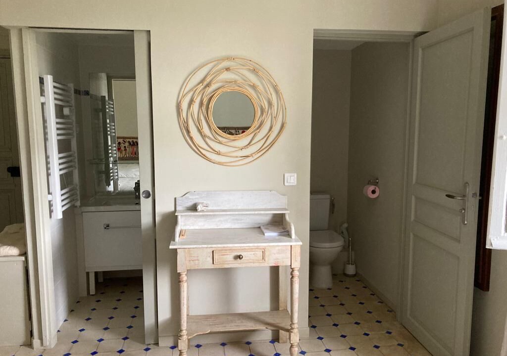 Photo of Bathroom in Arles