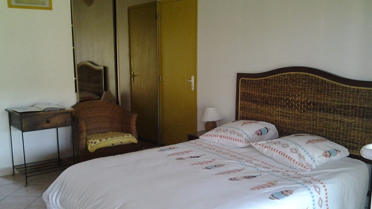 Photo of Bedroom in Eyragues