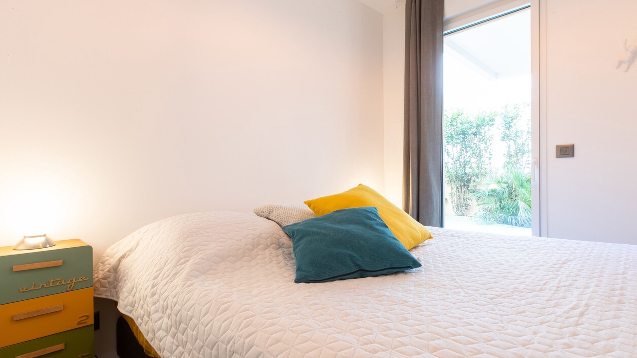 Photo of Bedroom in California - Pezou