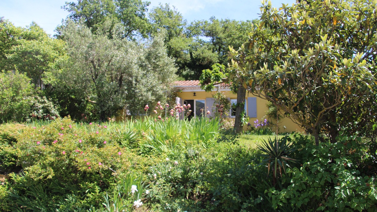 Photo of Outdoor in Cabrieres-dʼAigues