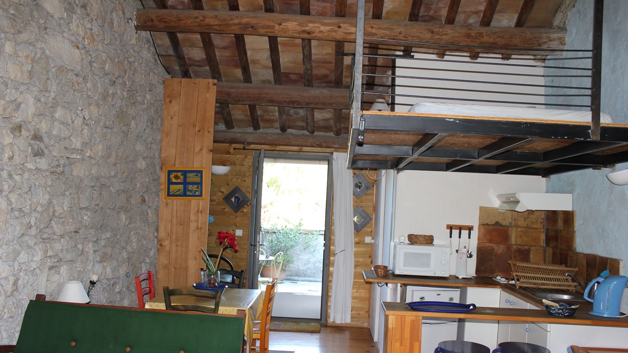 Photo of Others in Noves